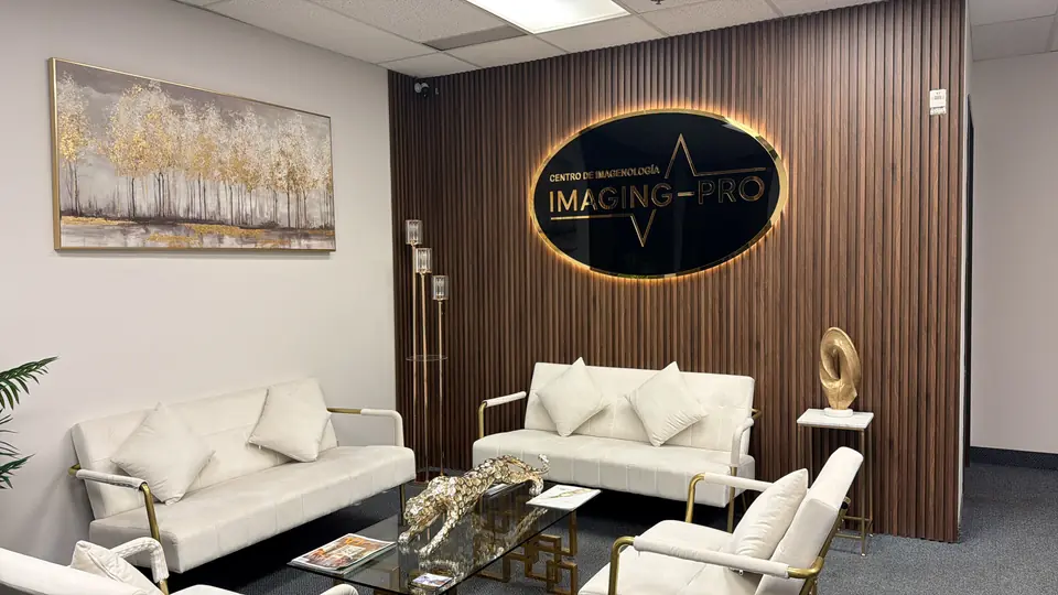 Sala de espera de Imaging Pro en Irving
